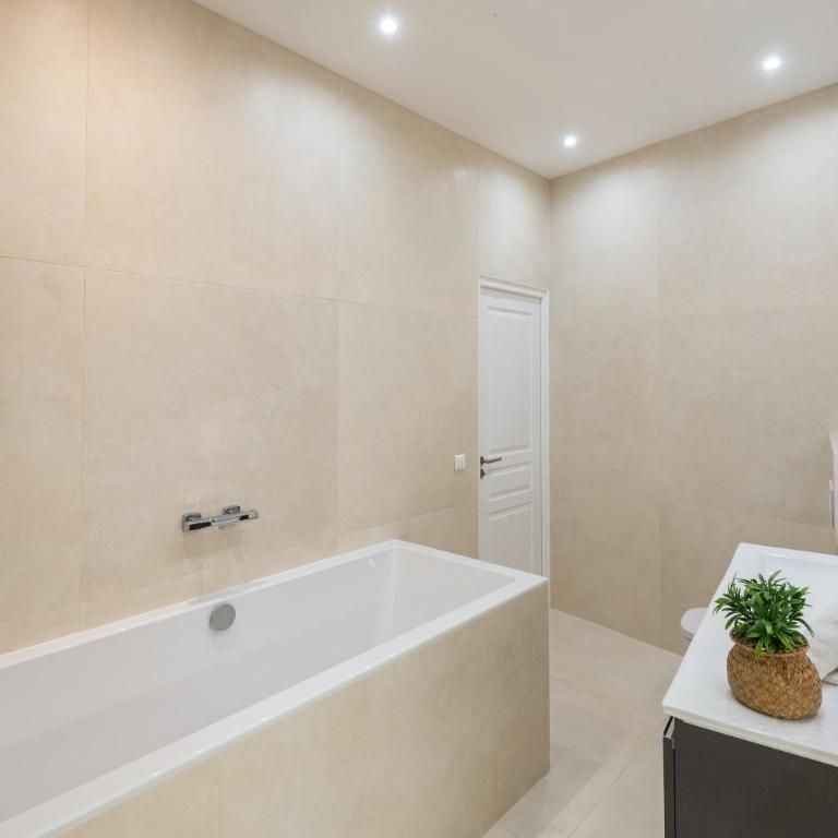 "Le Zen" by EnjoyNice, central spacious apartment with Airco, beach at 10 min - Appartement « Le Zen » - 17