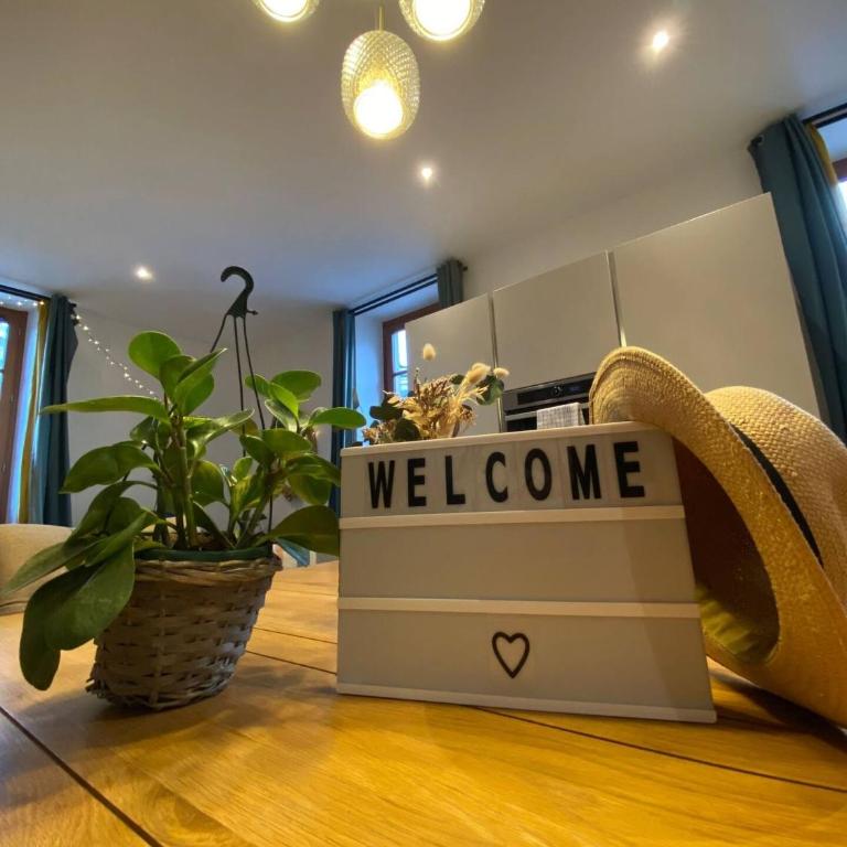 Quiet 2-bedroom apartment, parking, 5-minute walk - Two-Bedroom Apartment - 1