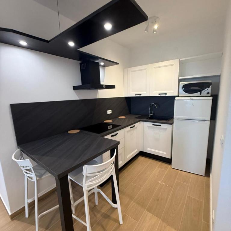 Condominio Corso - Appartamento con 2 Camere da Letto - 2