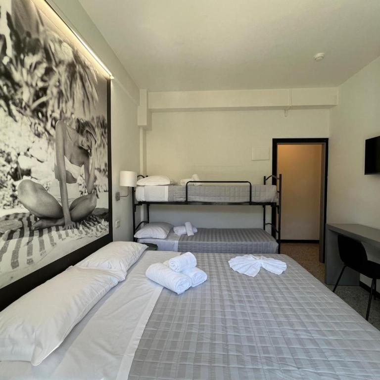 Hotel Hollywood Nuova Gestione 2026 - Quadruple Room with Balcony - 8