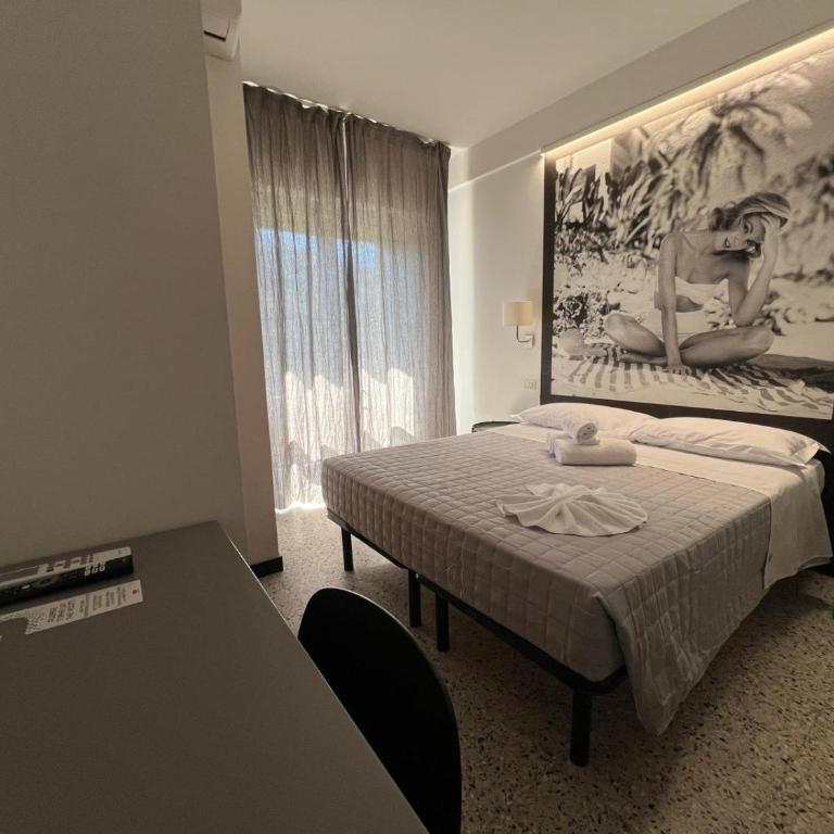 Hotel Hollywood Nuova Gestione 2026 - Double Room with Balcony - 7