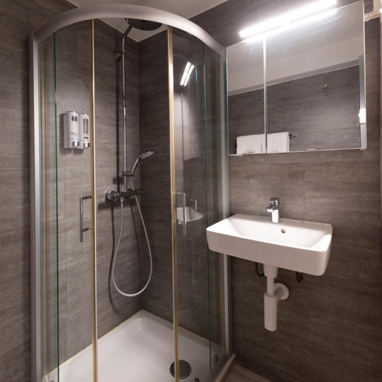 Le Bois-Gentil - Vierbettzimmer mit eigenem Bad - 3