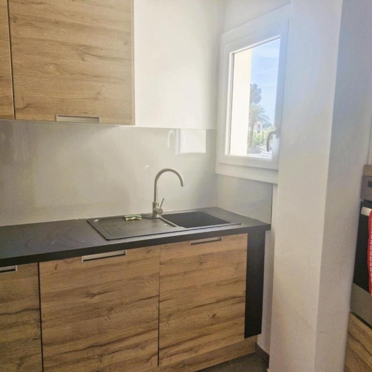 Appartement bord de mer - 6 personnes avec parking privé - Apartment mit 2 Schlafzimmern - 4