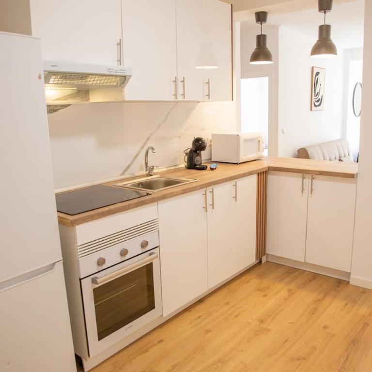 Stylish 2BR Apt I 2 min Station I Walk to Center - Apartamento de 2 dormitorios - 3