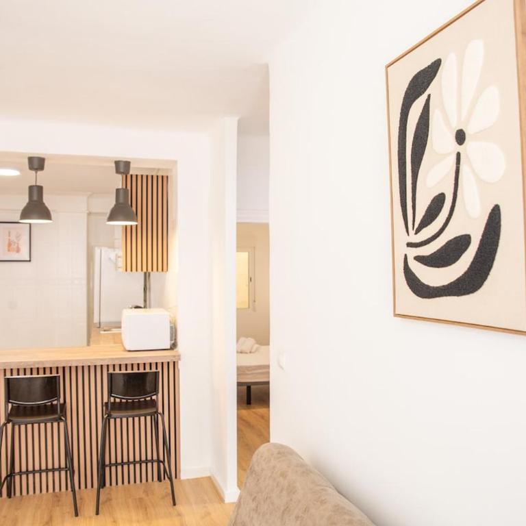 Stylish 2BR Apt I 2 min Station I Walk to Center - Apartamento de 2 dormitorios - 6
