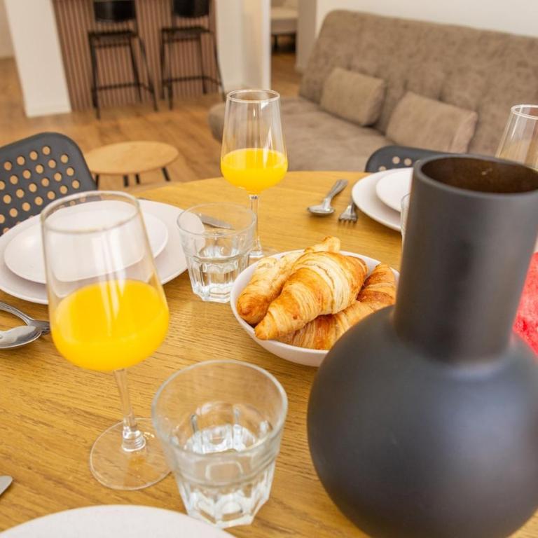 Stylish 2BR Apt I 2 min Station I Walk to Center - Apartamento de 2 dormitorios - 20