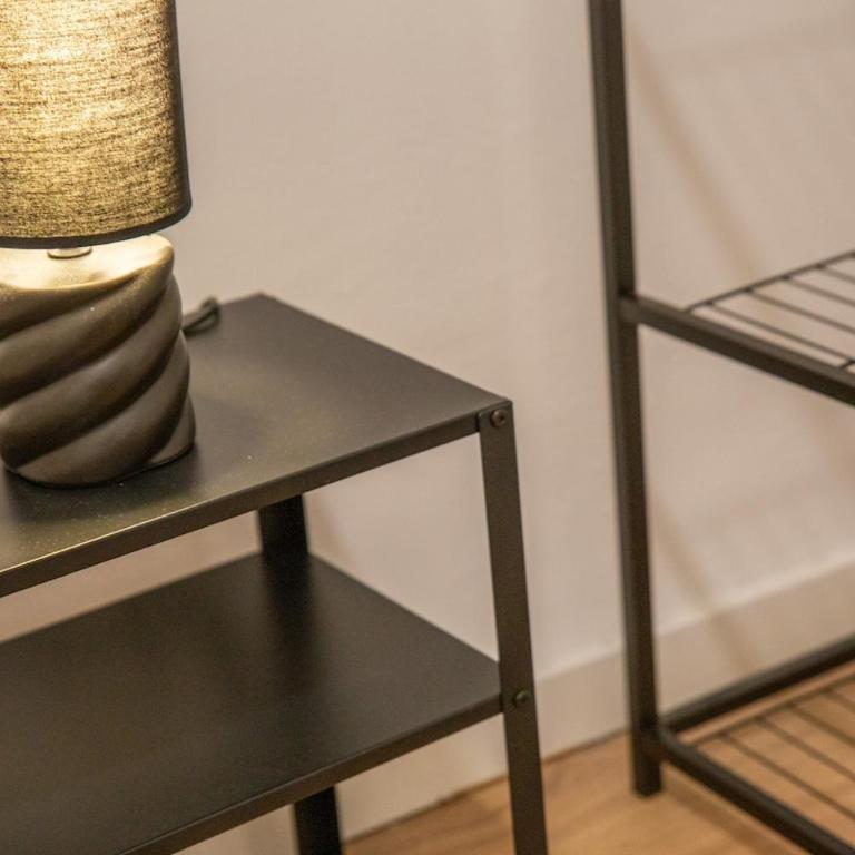 Stylish 2BR Apt I 2 min Station I Walk to Center - Apartamento de 2 dormitorios - 22
