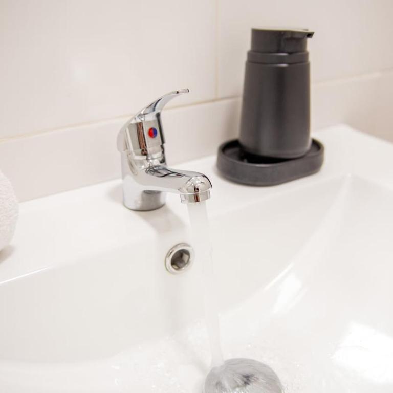 Stylish 2BR Apt I 2 min Station I Walk to Center - Apartamento de 2 dormitorios - 31