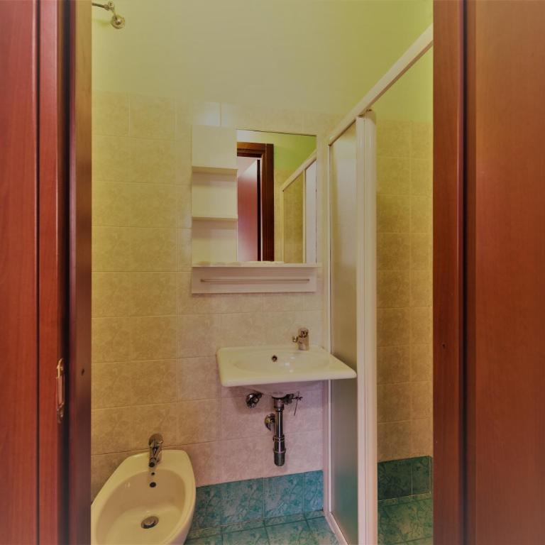 Hotel Palazzuolo - Camera Matrimoniale Economy con Bagno in Comune - 3