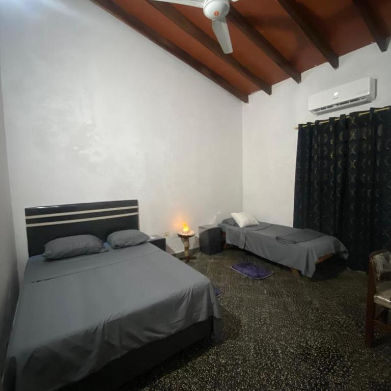 El Hostal de Lucy - Double or Twin Room with Shared Bathroom - 1