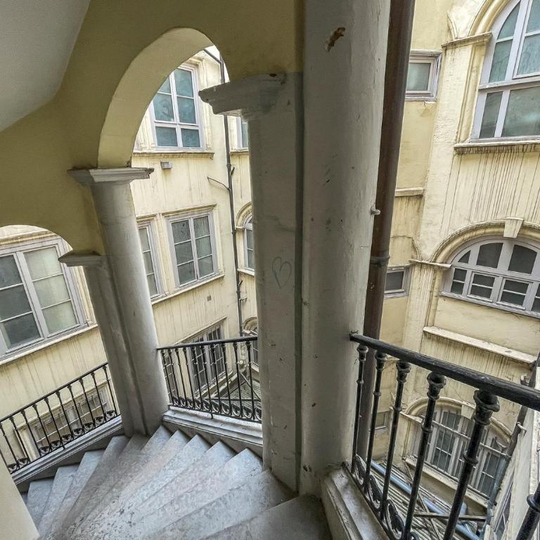 All in Lyon | Les suites Emeraude/Saphir/Rubis au cœur de Lyon - Apartment - Suite Saphir - 24