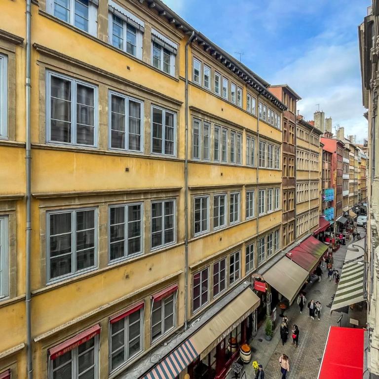 All in Lyon | Les suites Emeraude/Saphir/Rubis au cœur de Lyon - Apartment - Suite Saphir - 25