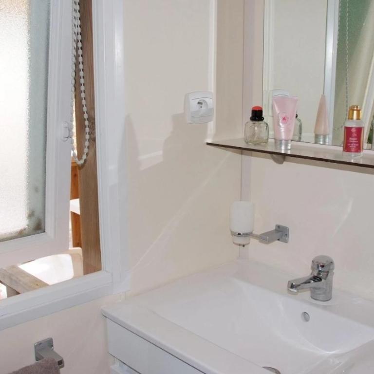 ZEcamping 4 étoiles 1km plage espace aquatique mobil-home TV 29m2 - Mobile Home - 13