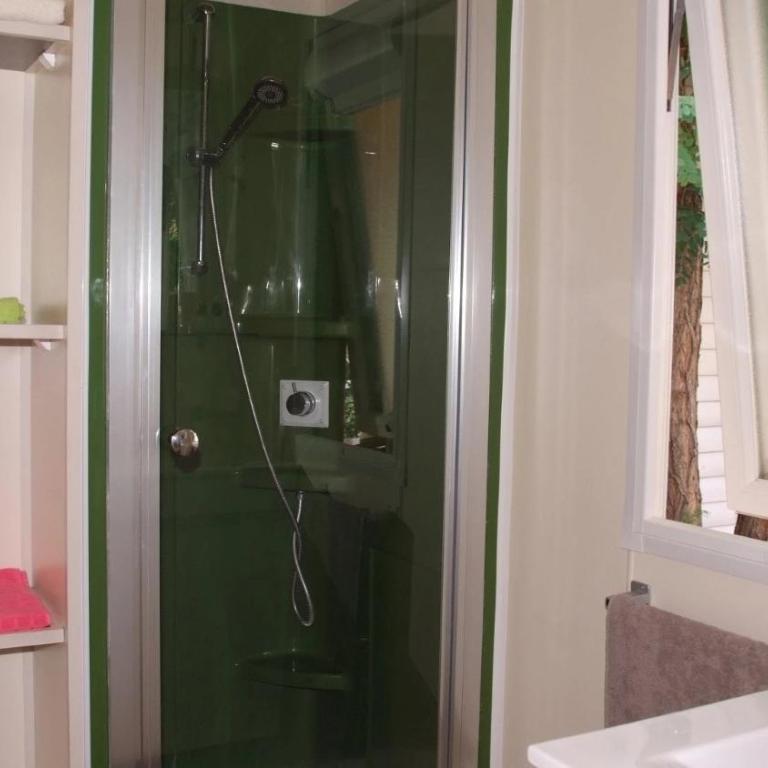 ZEcamping 4 étoiles 1km plage espace aquatique mobil-home TV 29m2 - Mobile Home - 12