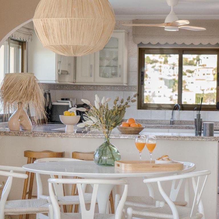 Villa Costa Azzurra by Abahana Villas - Villa - 12