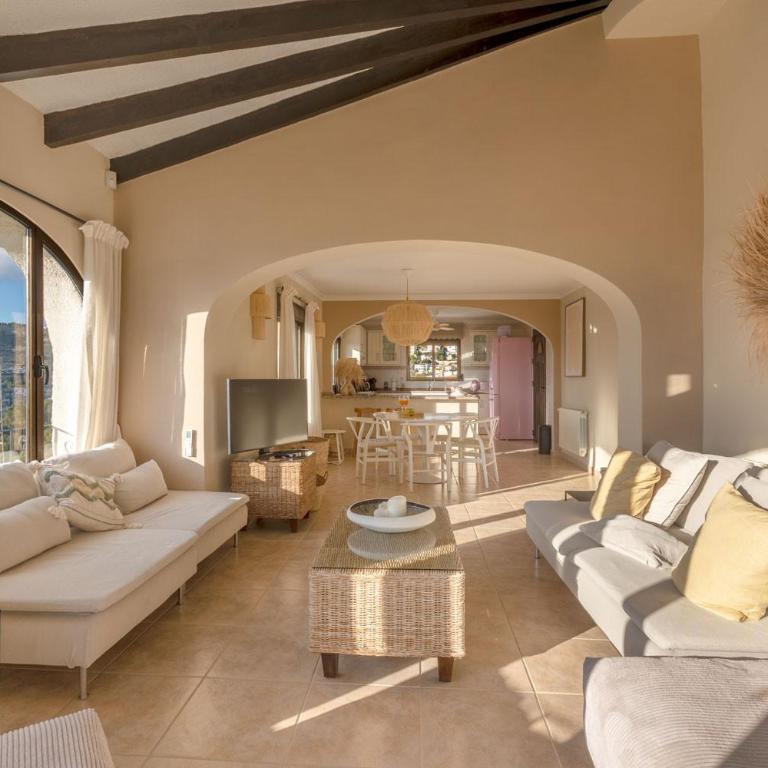 Villa Costa Azzurra by Abahana Villas - Villa - 13
