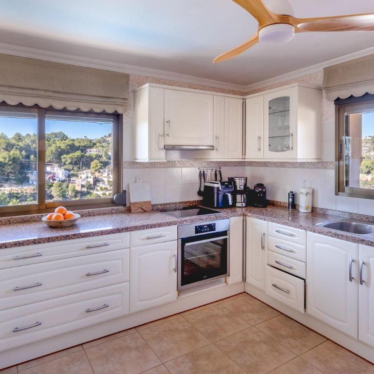 Villa Costa Azzurra by Abahana Villas - Villa - 15