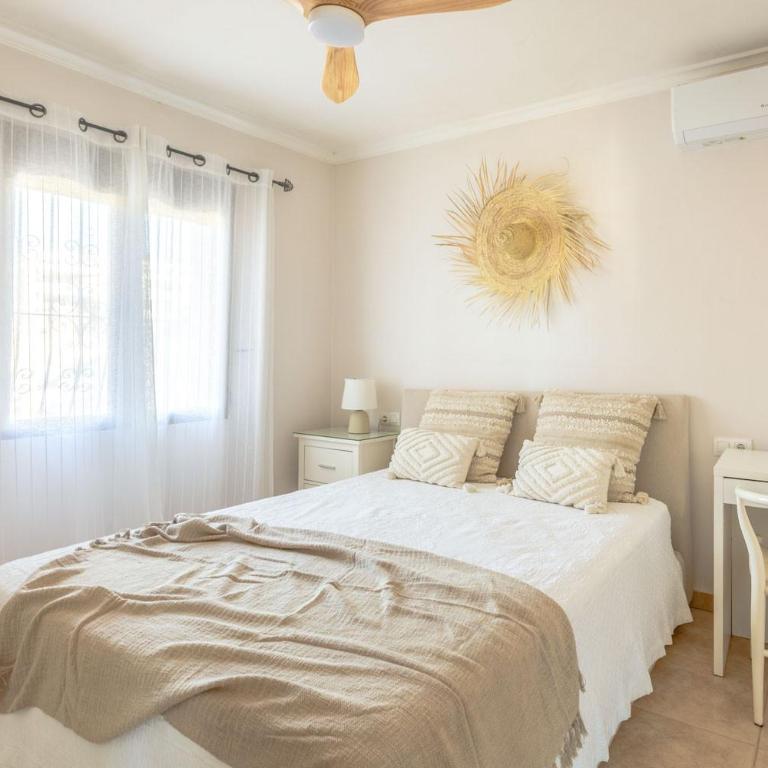 Villa Costa Azzurra by Abahana Villas - Villa - 17