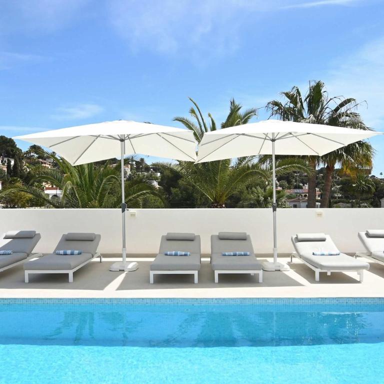 Luxury 4BR Villa - Ensuite Bath- Pool - La fustera - Villa - 2