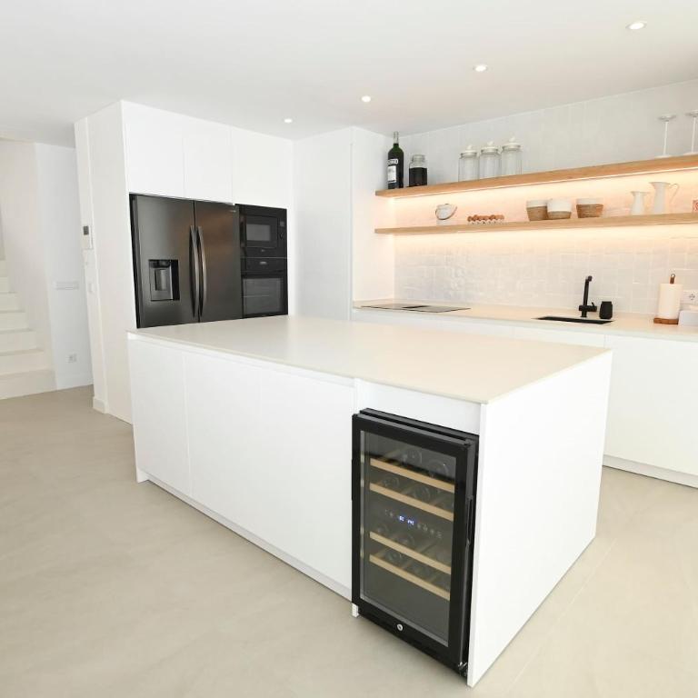 Luxury 4BR Villa - Ensuite Bath- Pool - La fustera - Villa - 4