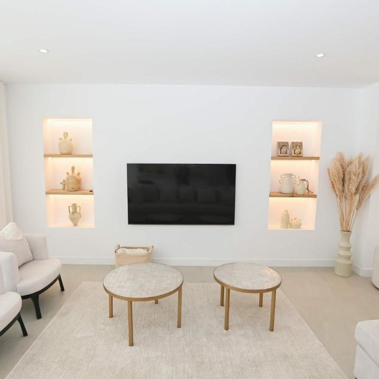 Luxury 4BR Villa - Ensuite Bath- Pool - La fustera - Villa - 8