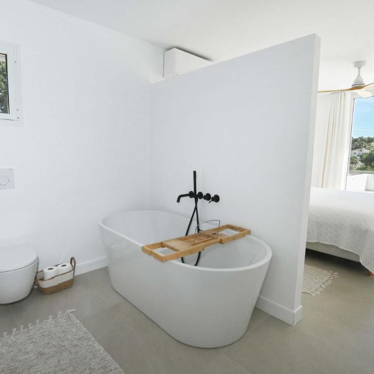 Luxury 4BR Villa - Ensuite Bath- Pool - La fustera - Villa - 22