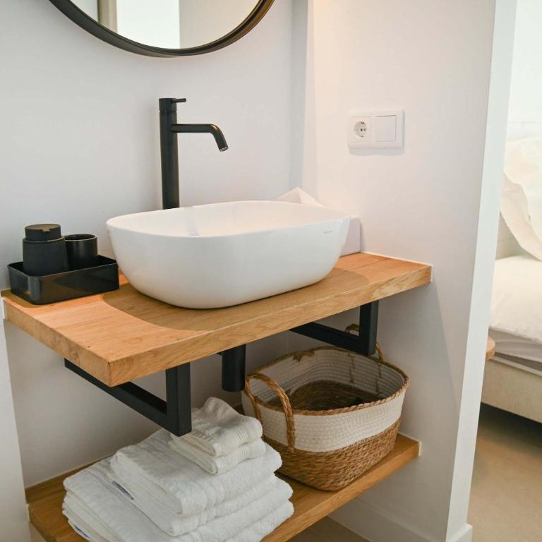 Luxury 4BR Villa - Ensuite Bath- Pool - La fustera - Villa - 46