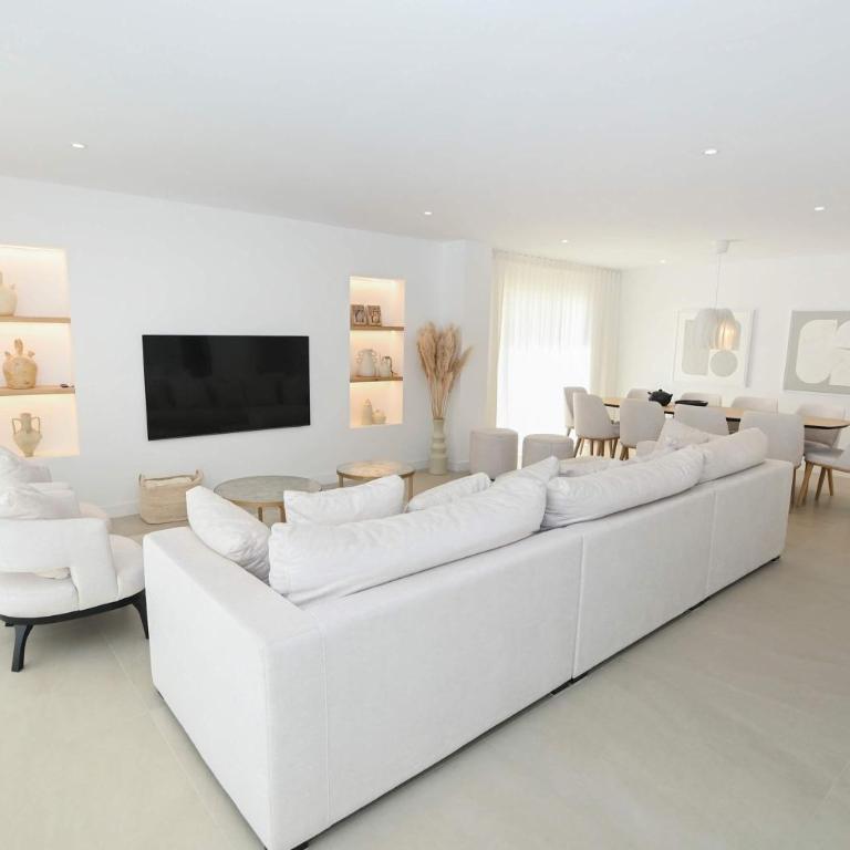 Luxury 4BR Villa - Ensuite Bath- Pool - La fustera - Villa - 48