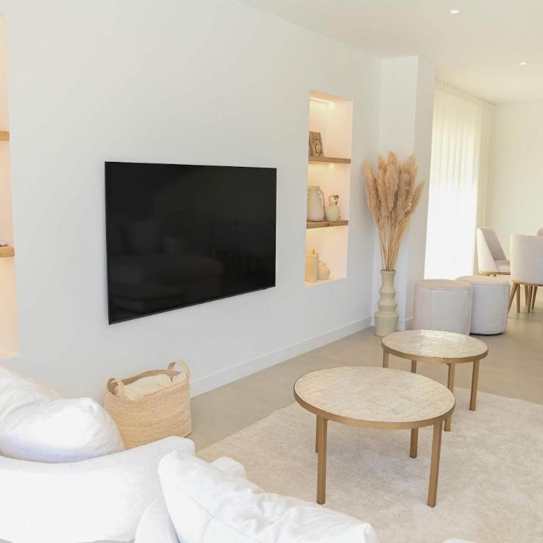 Luxury 4BR Villa - Ensuite Bath- Pool - La fustera - Villa - 58