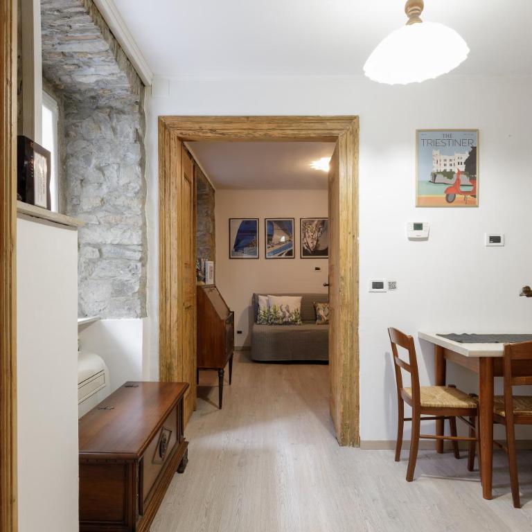 Pietra, legno e versi, casa Carducci a Trieste - Appartamento con 1 Camera da Letto - 1