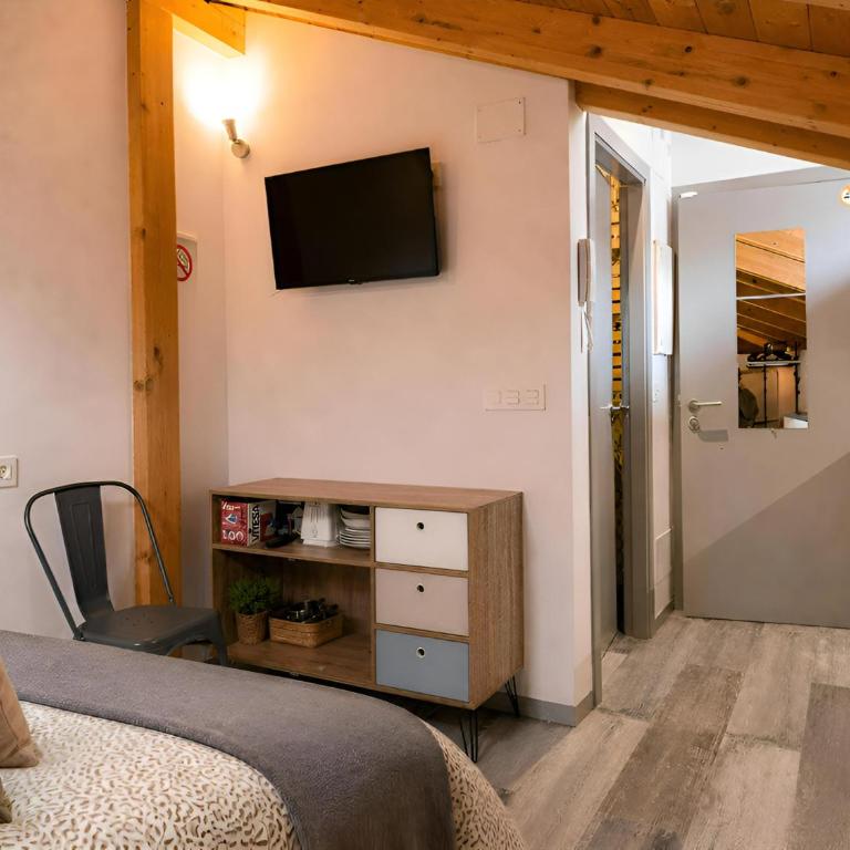 Buhardilla con encanto en el Corazón del Casco Histórico de Burgos - Apartamento de 1 dormitorio - 6