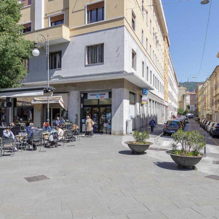 Pietra, legno e versi, casa Carducci a Trieste - Appartamento con 1 Camera da Letto - 11