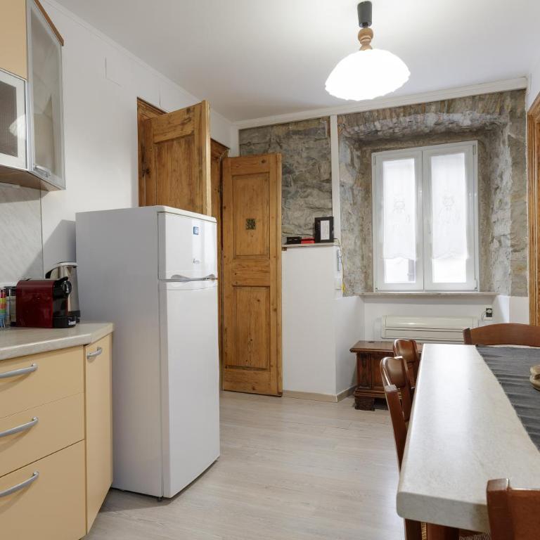 Pietra, legno e versi, casa Carducci a Trieste - Appartamento con 1 Camera da Letto - 22