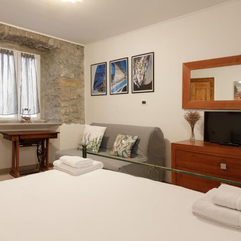 Pietra, legno e versi, casa Carducci a Trieste - Appartamento con 1 Camera da Letto - 34