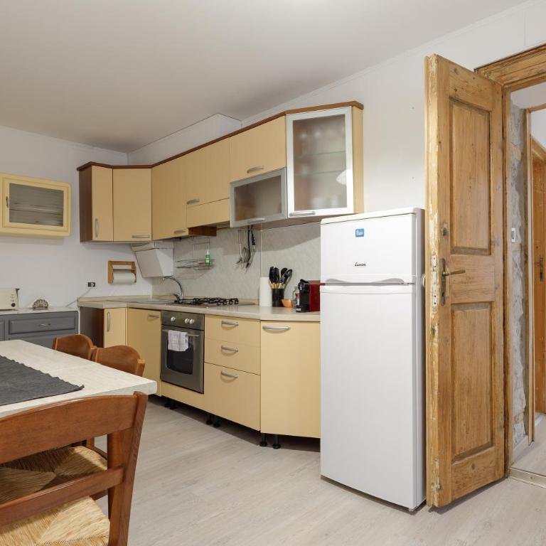 Pietra, legno e versi, casa Carducci a Trieste - Appartamento con 1 Camera da Letto - 36