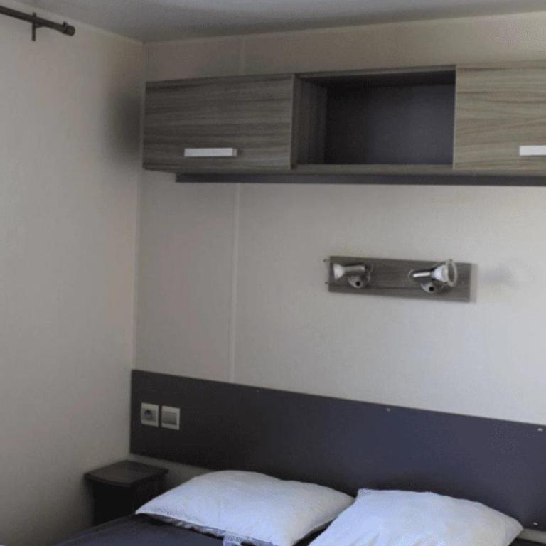 ZEcamping 3 à 4km de la plage piscine chiens acceptés jacuzzi - Mobile Home - 23