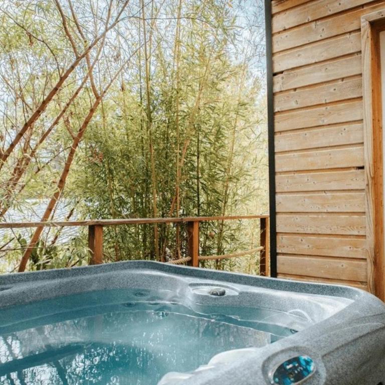 ZEcamping 3 à 4km de la plage piscine chiens acceptés jacuzzi - Chalet - 19