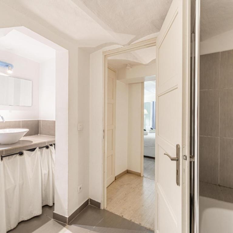 Cannes Guest House - Apartment mit 3 Schlafzimmern - 10