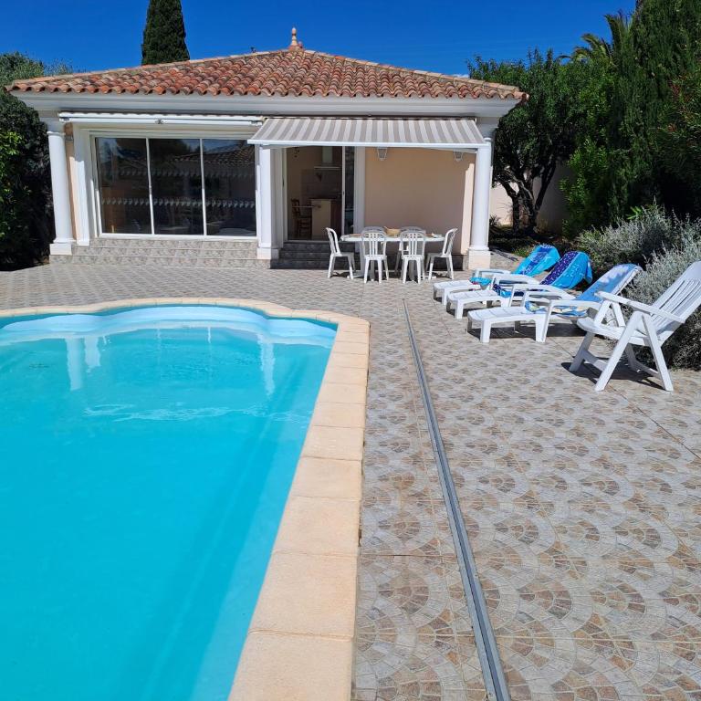 Maison 3 chambres avec piscine à 5 min à pied de la plage - Maison 3 Chambres - 2