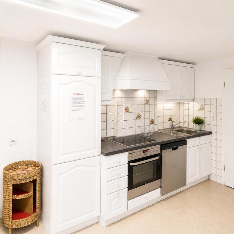 CROWN LIVING Holiday Home "Zum Klettersteig" Bürs, up to 18 guests - Sauna - Climbing Wall - Ski & Bike Storage - Highspeed Wifi - Free Parking - Casa con 6 Camere da Letto - 7