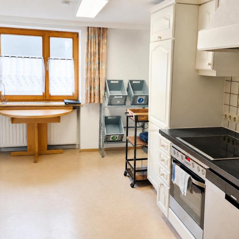 CROWN LIVING Holiday Home "Zum Klettersteig" Bürs, up to 18 guests - Sauna - Climbing Wall - Ski & Bike Storage - Highspeed Wifi - Free Parking - Casa con 6 Camere da Letto - 8