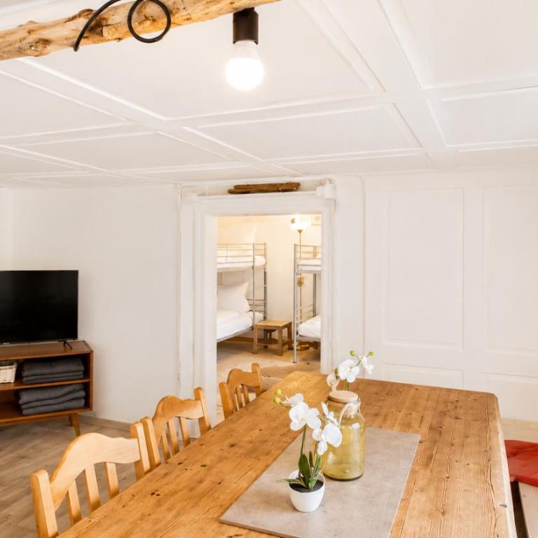CROWN LIVING Holiday Home "Zum Klettersteig" Bürs, up to 18 guests - Sauna - Climbing Wall - Ski & Bike Storage - Highspeed Wifi - Free Parking - Casa con 6 Camere da Letto - 9