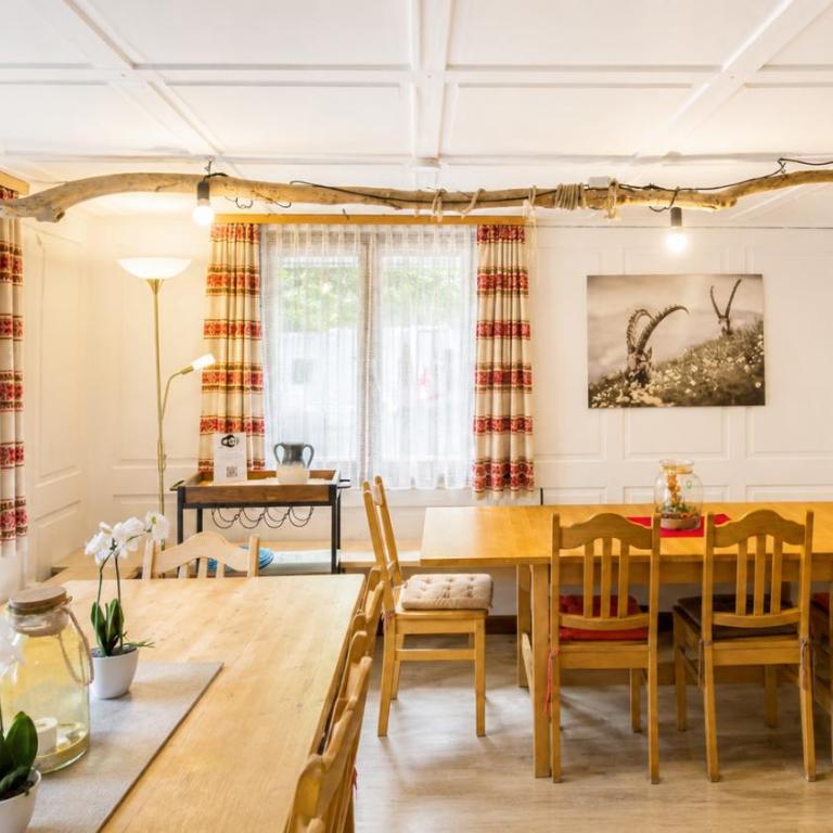 CROWN LIVING Holiday Home "Zum Klettersteig" Bürs, up to 18 guests - Sauna - Climbing Wall - Ski & Bike Storage - Highspeed Wifi - Free Parking - Casa con 6 Camere da Letto - 10