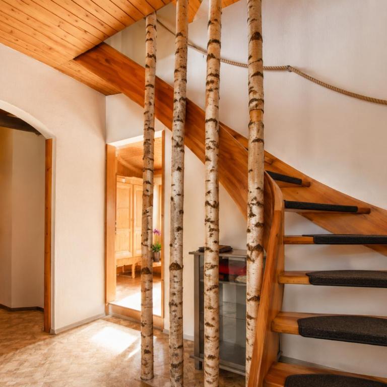 CROWN LIVING Holiday Home "Zum Klettersteig" Bürs, up to 18 guests - Sauna - Climbing Wall - Ski & Bike Storage - Highspeed Wifi - Free Parking - Casa con 6 Camere da Letto - 17