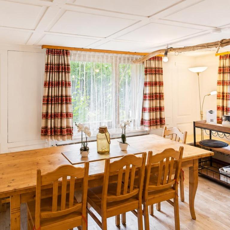 CROWN LIVING Holiday Home "Zum Klettersteig" Bürs, up to 18 guests - Sauna - Climbing Wall - Ski & Bike Storage - Highspeed Wifi - Free Parking - Casa con 6 Camere da Letto - 11