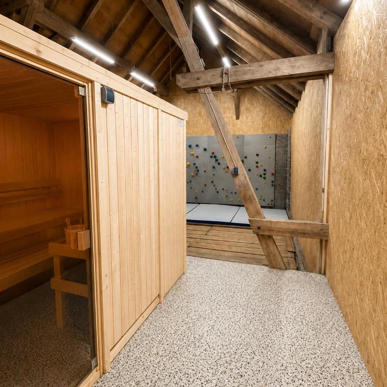 CROWN LIVING Holiday Home "Zum Klettersteig" Bürs, up to 18 guests - Sauna - Climbing Wall - Ski & Bike Storage - Highspeed Wifi - Free Parking - Casa con 6 Camere da Letto - 27