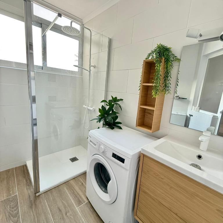Refugio Naranja - Three-Bedroom Apartment - 15