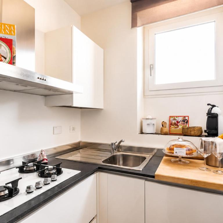 Vatican Luxury Roma Vaticano - Two-Bedroom Deluxe Apartment with Balcony - 24