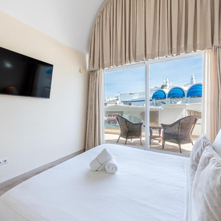 Atico dentro de la Isla Puerto Marina - Holiday Rentals Apartment - Three-Bedroom Apartment - 20