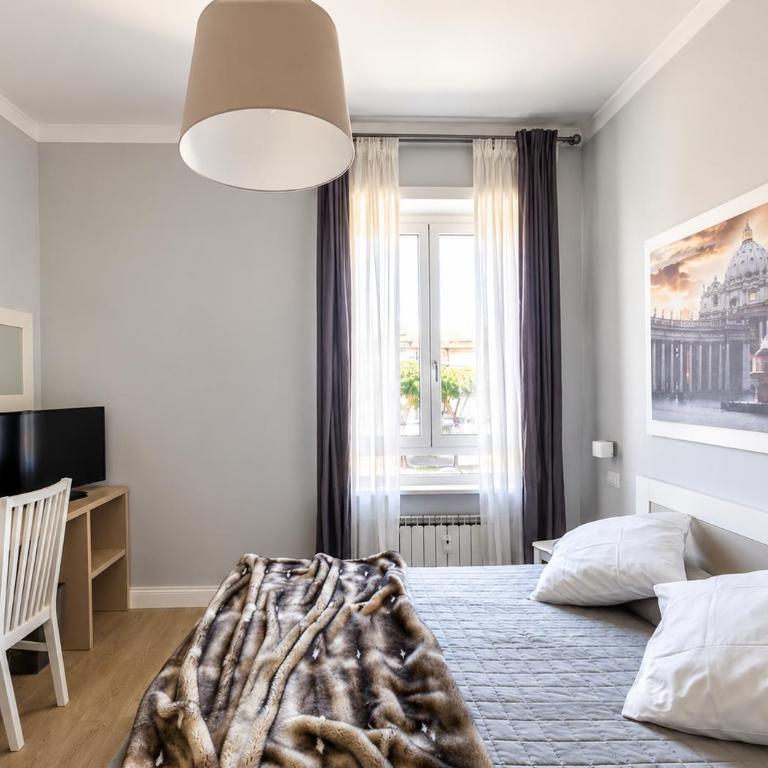 Vatican Luxury Roma Vaticano - Two-Bedroom Deluxe Apartment with Balcony - 5